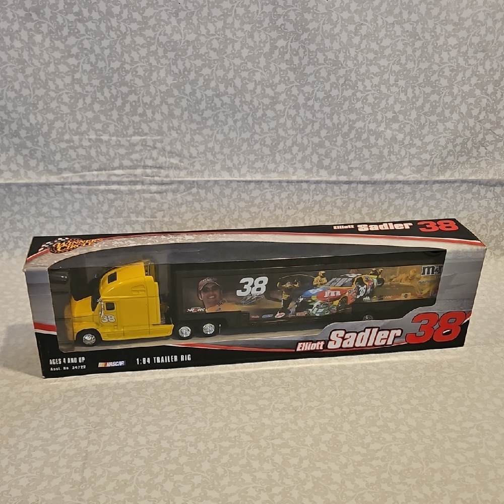 2005 Winners Circle 1:64 M&M's #38 Elliott Sadler Nascar Trailer Rig